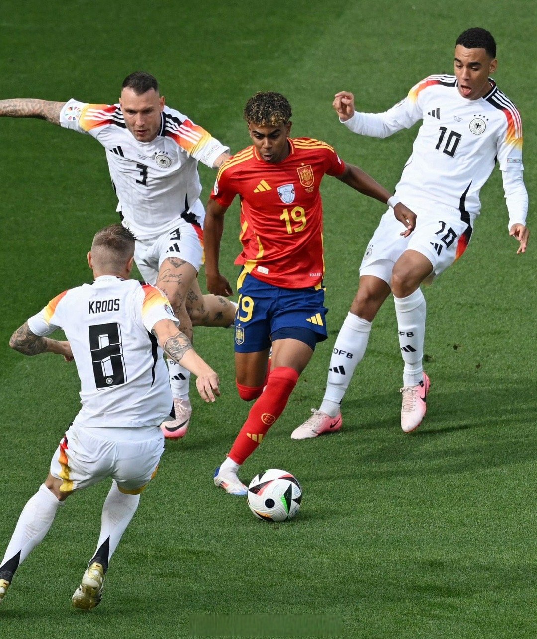 足球队战歌完整版 足球队战歌完整版