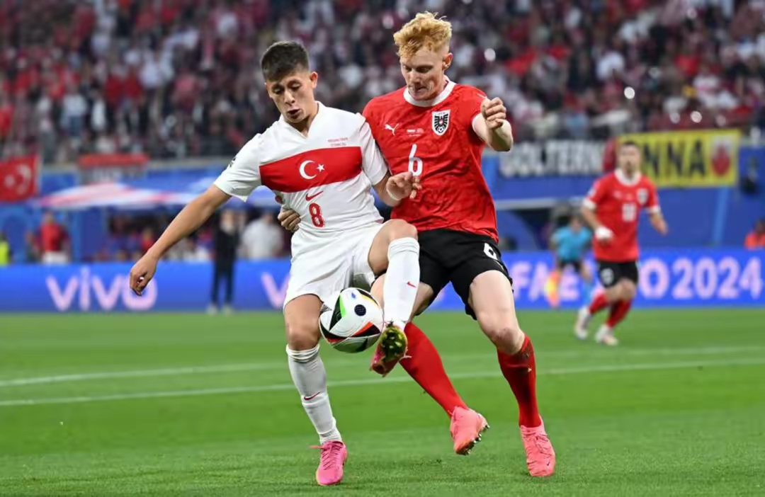 荷兰击败瑞士:晋级形势大好取得胜利 荷兰击败瑞士:晋级形势大好取得胜利