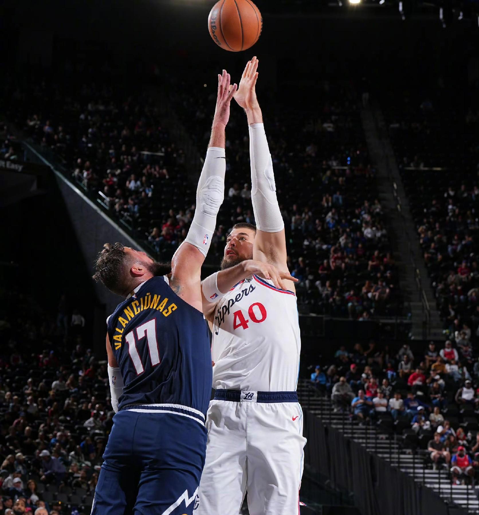 爱游戏官网-包含世界一线球队激烈对抗，火花四溅的词条