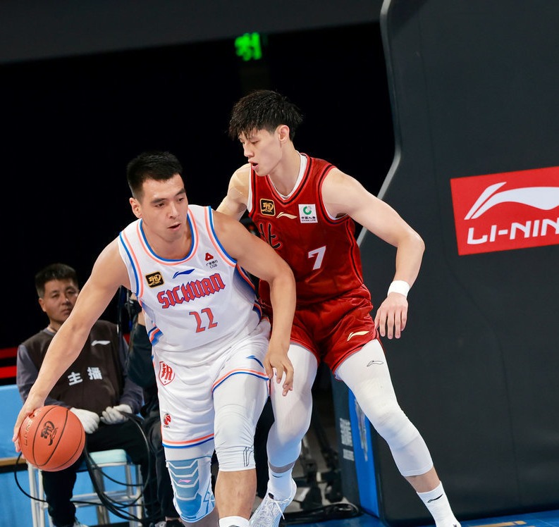 北京队战胜对手,取得晋级资格 北京队战胜对手,取得晋级资格